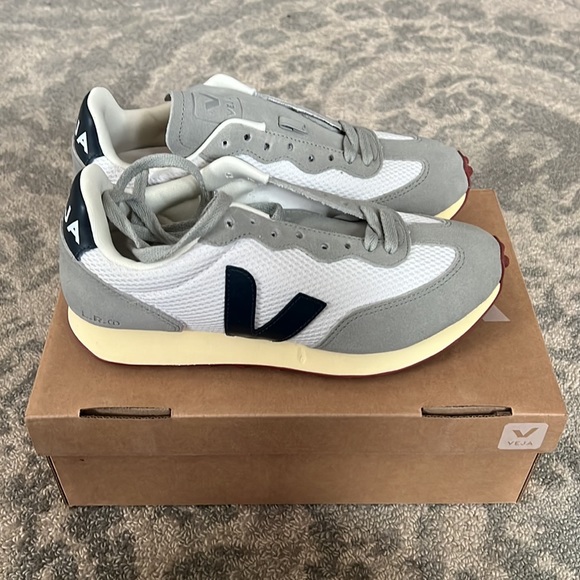 NWT Veja Rio Branco - Picture 3 of 5